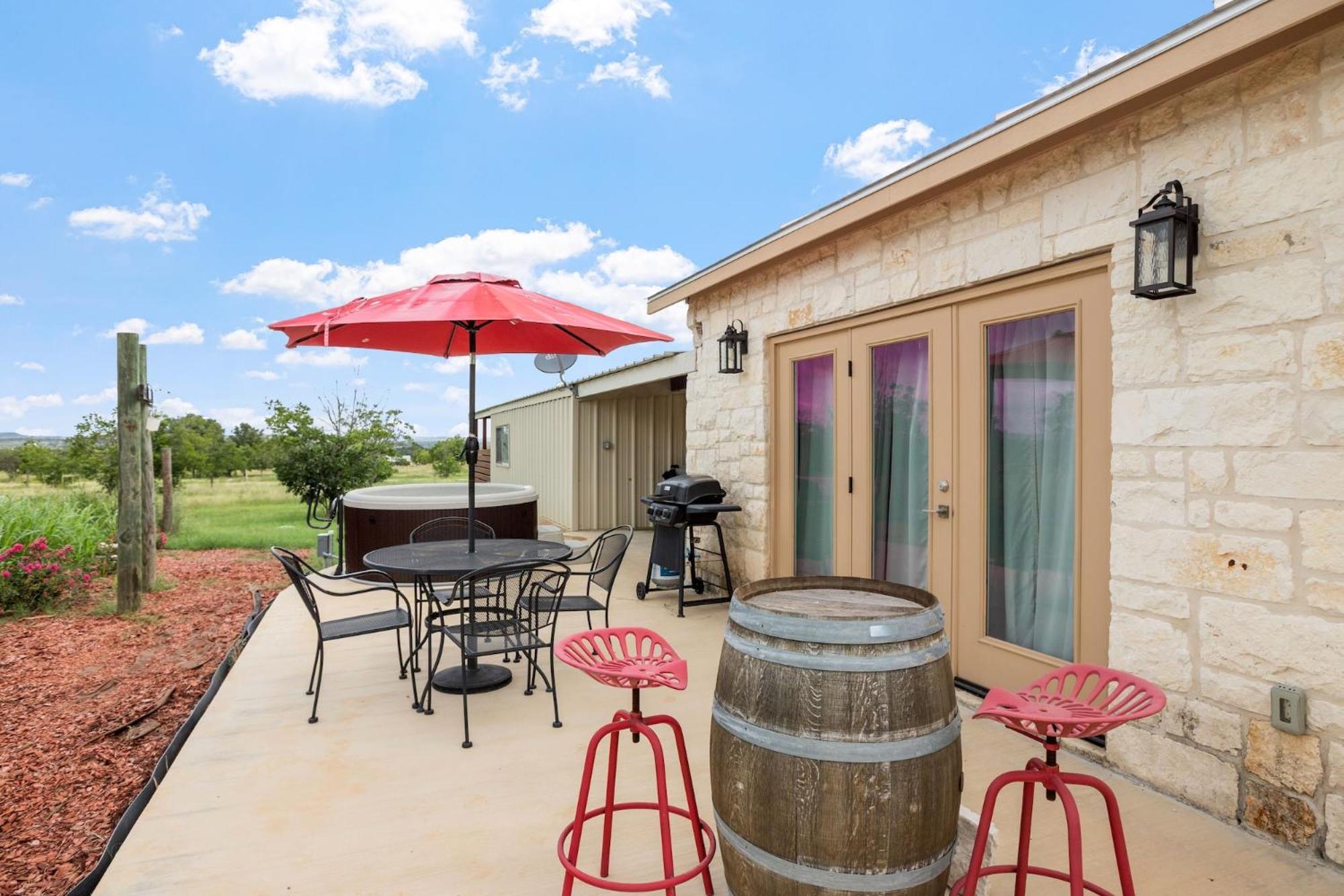 Pecan Farm Garden Haus * Fredericksburg